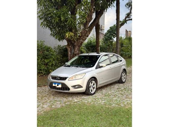 FORD FOCUS 2.0 TITANIUM HATCH 16V FLEX 4P AUTOMÁTICO FORD FOCUS 2.0 TITANIUM HATCH 16V FLEX 4P AUTOMÁTICO